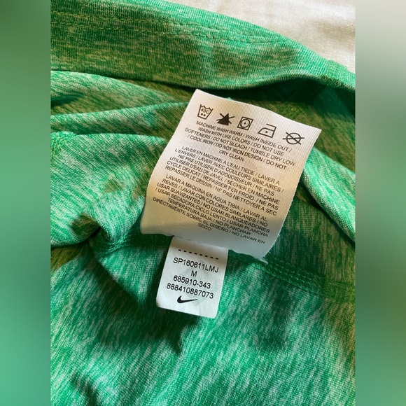 Nike Running Dri Fit Women’s 1/2 Zip Top, Size M, Green, Lightweight, EUC! - Picture 5 of 11